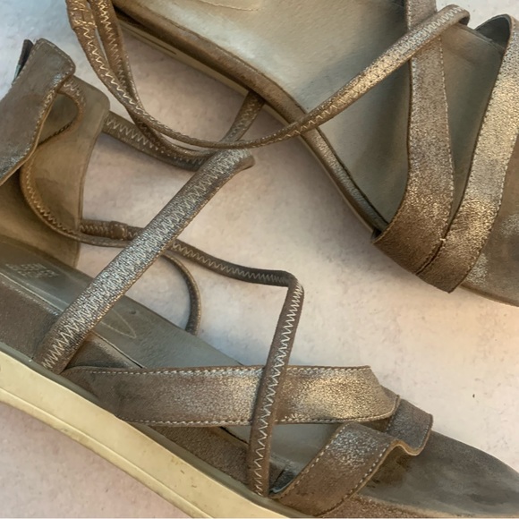 Eileen Fisher Leather Metallic Distressed Strappy Sandals - Picture 3 of 12
